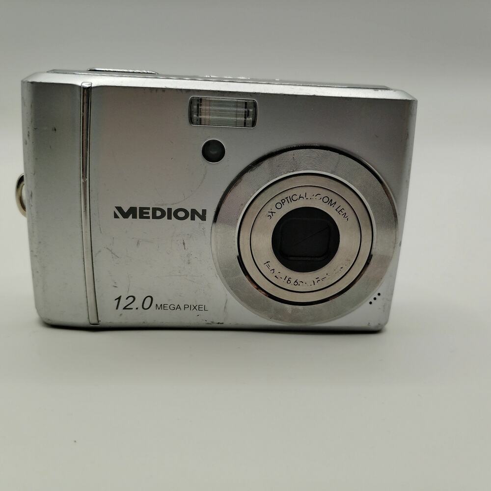 Medion MD86222 12MP Digital Camera For Parts No Power Tested